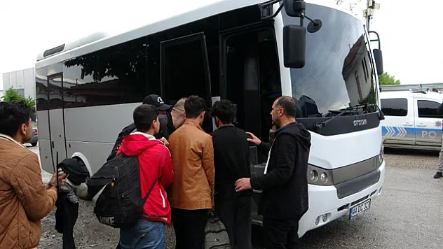 Vize ihlali yapan 3 göçmen yakalandı