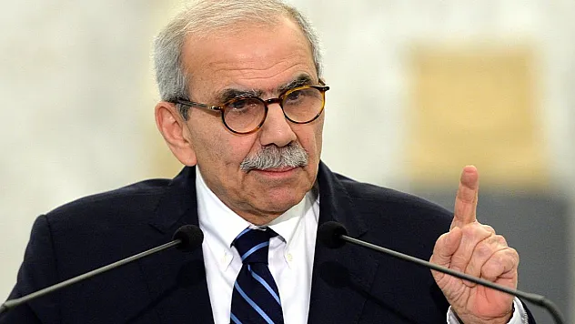 Salam, UAD'den istifa etti