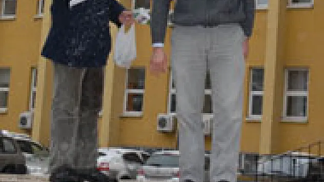 Adliye merdivenleri tuzlandı