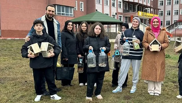 Öğrenciler kuşlara yuva yaptı