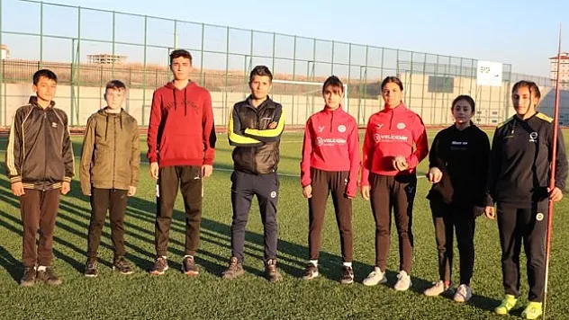 Geleceğin şampiyonlarını yetiştiriyor