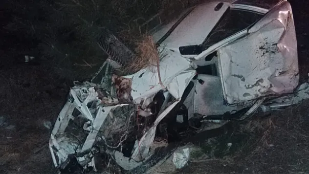 Şarampole yuvarlanan Tofaş hurdaya döndü