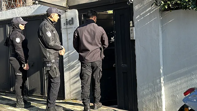 Gözaltına alınan menajer Ayşe Barım'ın iş yerinde arama yapılıyor