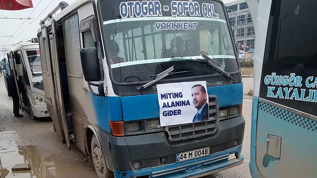 Cumhurbaşkanı Erdoğan'ın programına vatandaşları ücretsiz taşıyorlar