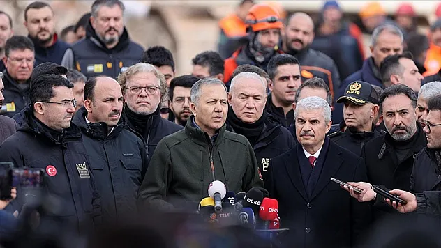 Bakan Yerlikaya: Kontrollü şekilde buradan enkazı kaldıracağız'