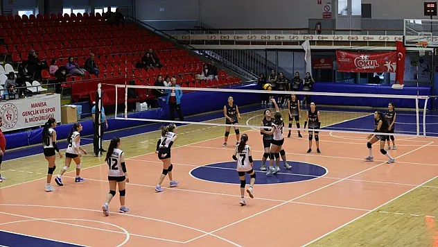 Şehzadeler'in kızlarından ezici galibiyet