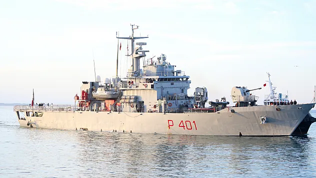 İtalya'nın gönderdiği 49 düzensiz göçmen Arnavutluk'a ulaştı