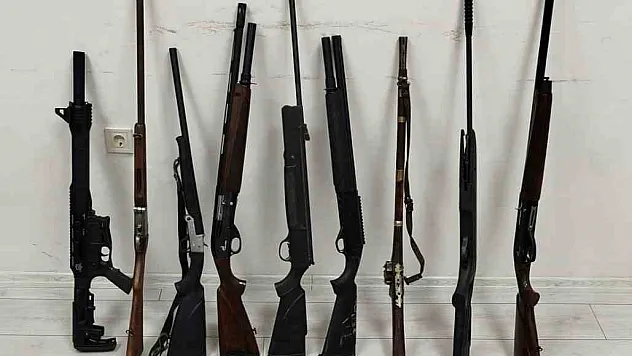 Kayıt dışı fişek satışı yapan iş yerine şafak baskını yapıldı