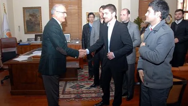 AK Parti'li Gençlerden Başkan Yılmaza Ziyaret