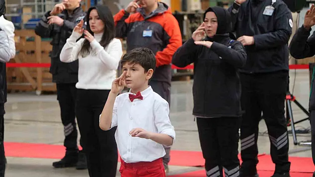 Büyükşehir'de hizmet artık bir işarete bakıyor