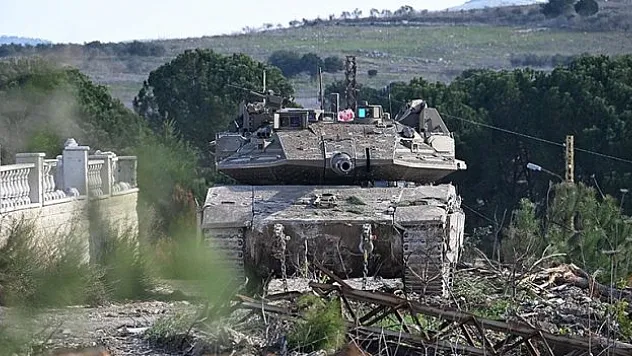 Evleri yakarak ateşkesi ihlal ediyor