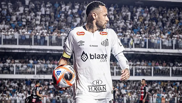 Neymar, Santos formasıyla sahalara geri döndü