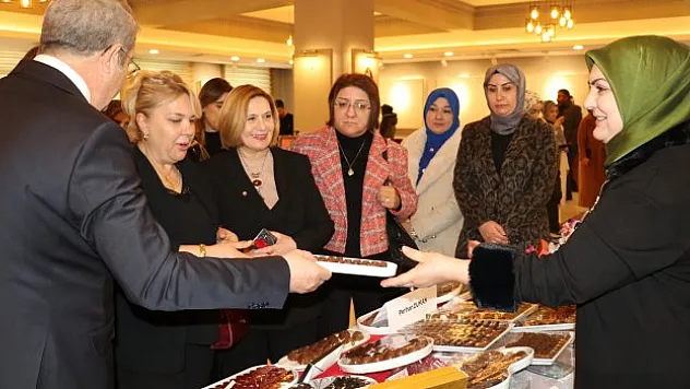 'Kadınlarımız üretiyor, el emeğini geliştiriyor'