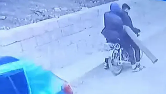 Motosikletle su motorunu çaldılar