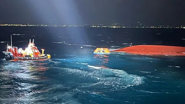 Balıkçı teknesi alabora oldu