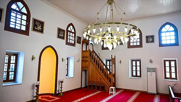 Üsküdar'daki İmrahor Camisi ibadete açıldı