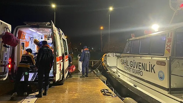 Bozcaada'da rahatsızlanan vatandaş Sahil Güvenlik ekiplerince tahliye edildi