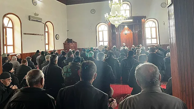 Altıntaş'ta şehit asker Mustafa Özkardeş için mevlit programı