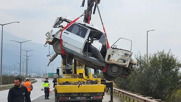 Tırla otomobil çarpıştı