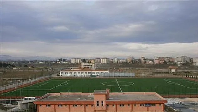 Çarşamba Suni Çim Sahası Hizmete Açıldı