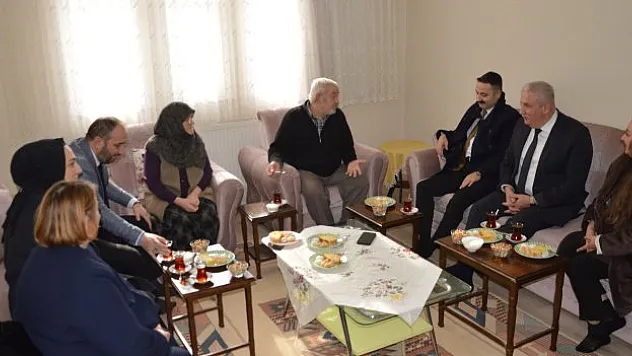 25. ve 50. yılını dolduranlara ziyaret