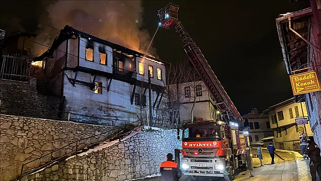Safranbolu'da tarihi konak yandı