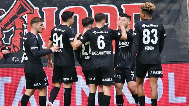 Rafa Silva, gollerine devam ediyor