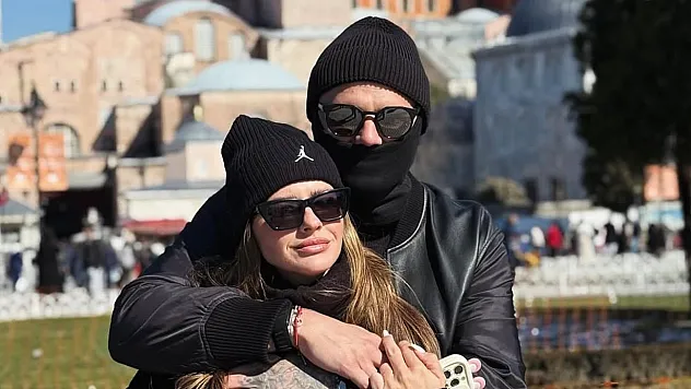 Icardi, İstanbul'un tarihi yerlerini maske takarak gezdi