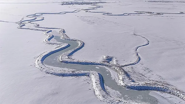 Çubuklu Çayı buz tuttu