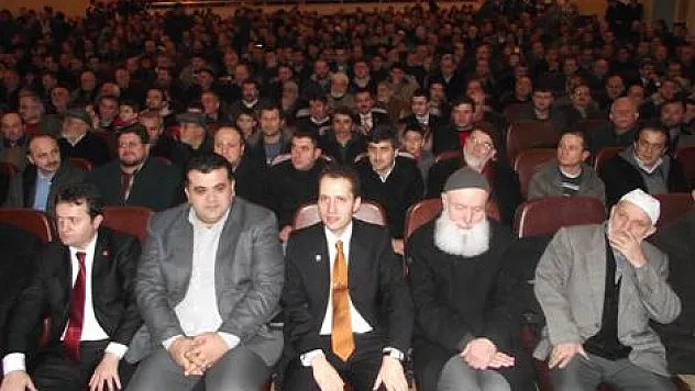 AGD' Eski Liderlerini anarken, oğul Erbakan' a ilgi şaşırttı