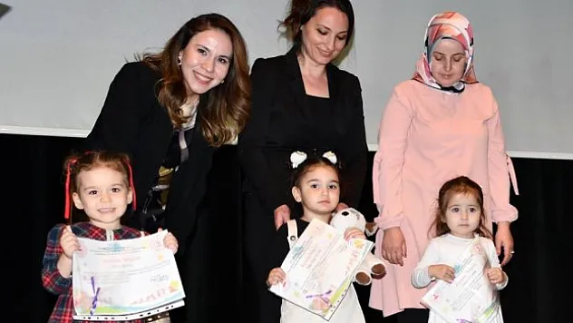 54 bebek sertifikalarını aldı
