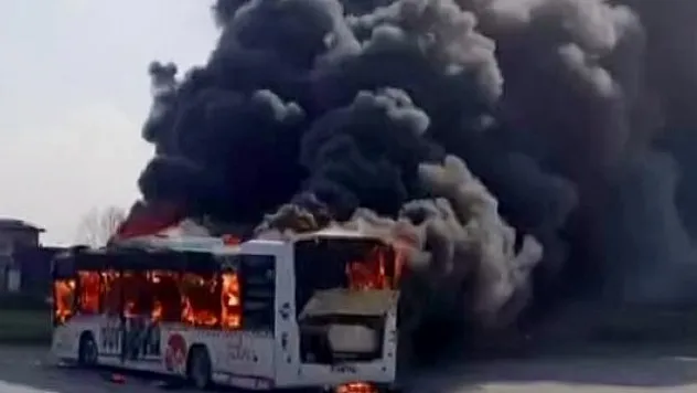 Otobüs alev topuna döndü