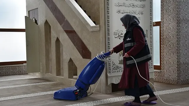 Camilere Ramazan temizliği