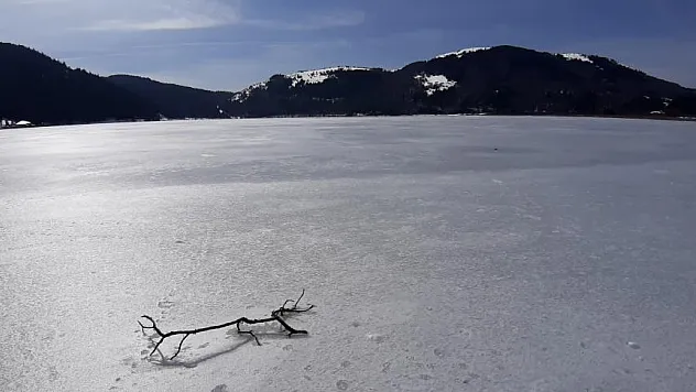 Abant Gölü'nde sessizlik hakim