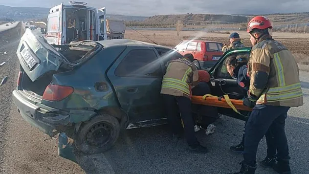 Kontrolden çıkan araç savruldu