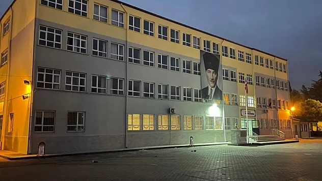 YANGIN ÇIKAN OKUL  EĞİTİME HAZIR