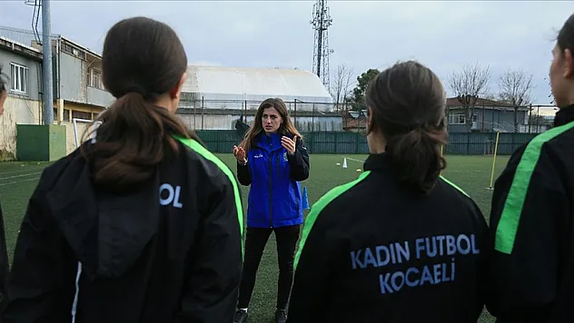 Yarım kalan hayalini futbolcu yetiştirerek tamamlıyor