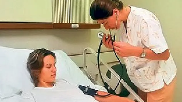 Hemşire açığı 200 bine dayandı, hastanelerin gözü öğretmenlerde