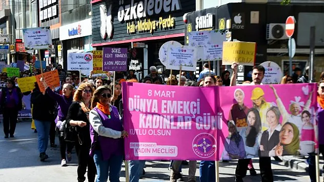 Kadınlar güçlü duruşlarını bir kez daha sergiledi