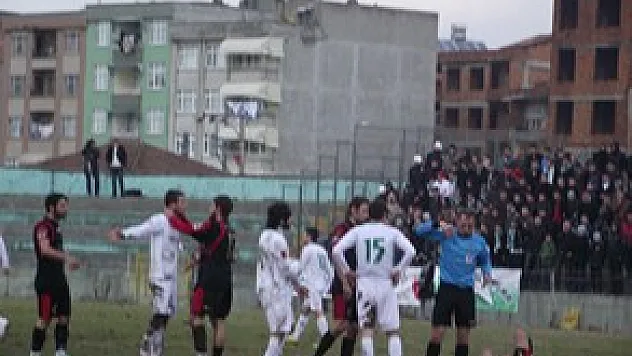 Gergin maç Siirtspor'un