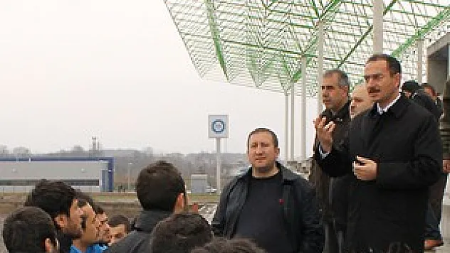 Başkan Dündar Stadyumu tanıttı