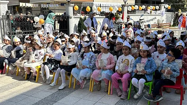 Miniklerin ilk 'tekne orucu' heyecanı