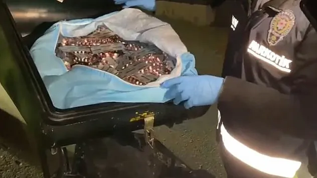 3 bin 962 adet uyuşturucu ele geçirildi