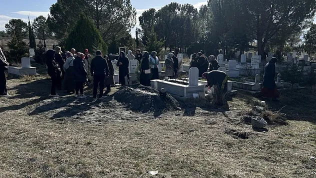 Canice öldürülen yaşlı kadın toprağa verildi