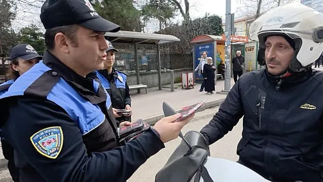 Motosiklet sürücülerine boyunluk hediye edildi