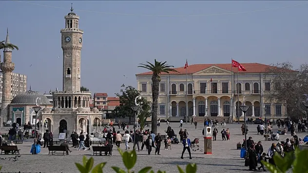 İzmir'de 31,1 dereceyle mart sıcaklık rekoru kırıldı