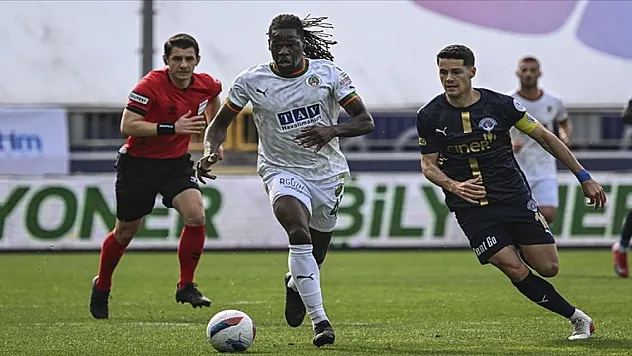 Kasımpaşa Corendon Alanyaspor'u 2-1 mağlup etti