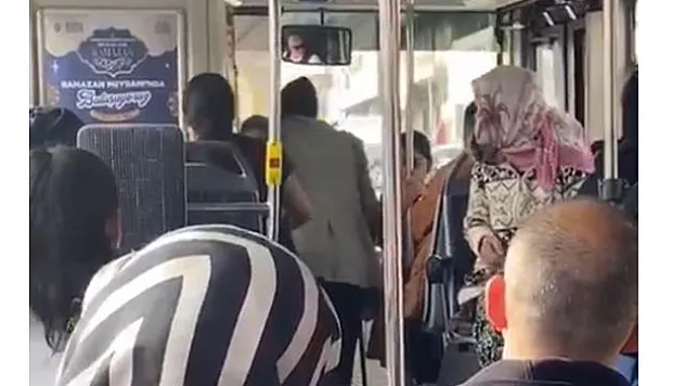 Tanımadığı kadına otobüste evlilik teklifi etti, sonu hüsranla bitti