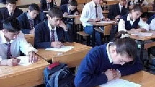 Lisede kravat zorunluluğu kalkıyor