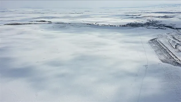 Bayburt Barajı kar yağışıyla beyaza büründü